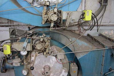 Detail of the previous mechanical control system.